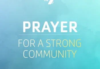 Blue gradient with a cloudy background for prayer