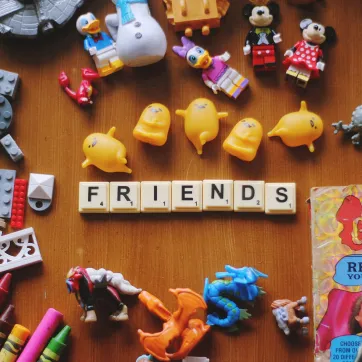 Friends written in Scrabble tiles